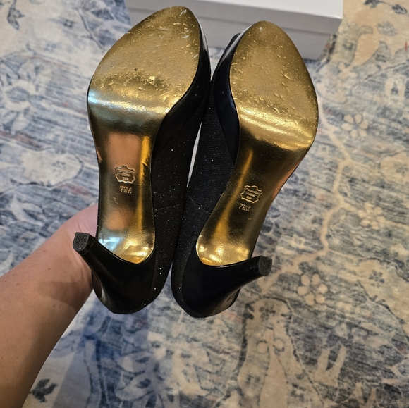 Black sparkle peep toe. - Picture 6 of 9